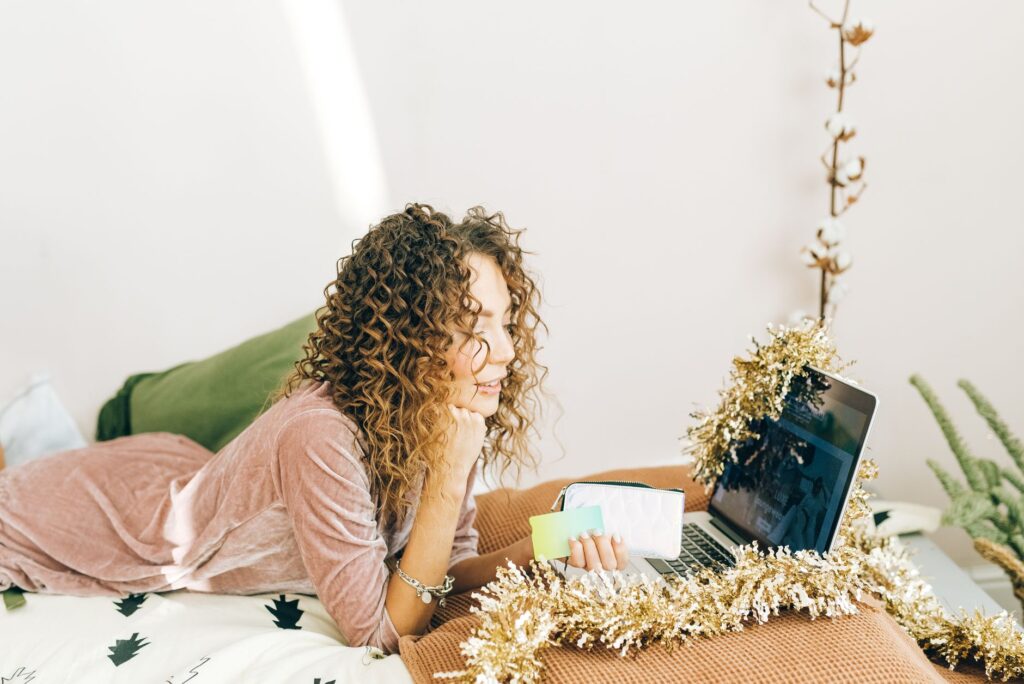 AI Gift Guides: Boost E-commerce Revenue with Hyper-Personalization - wealthfromai